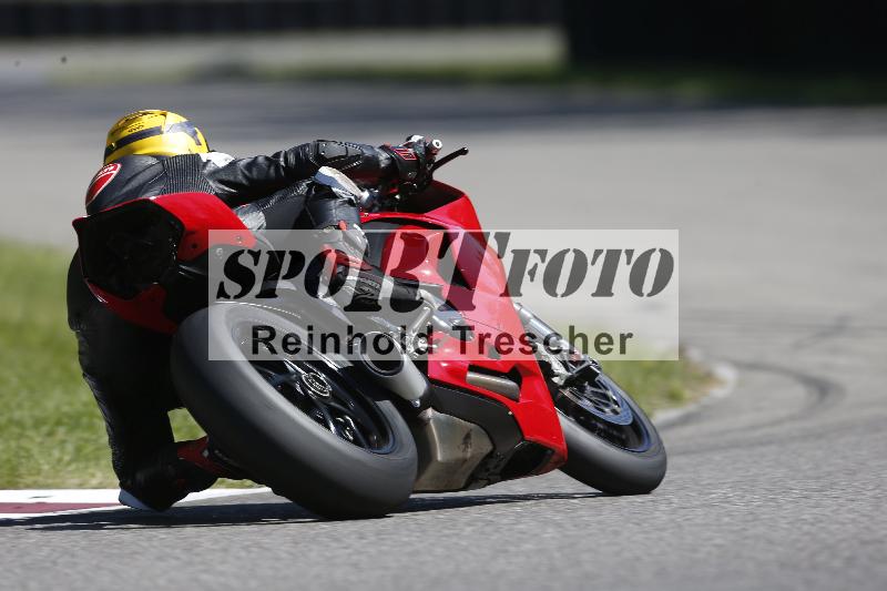 /48 25.08.2025 Cornu Master School ADR/rot-rouge/40